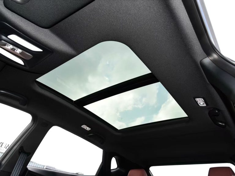 NEW Car Changan X5 PLUS 2026 Second-generation 1.5T Pioneer Pro Version R18 Panoramic Sunroof Five Seater SUV detail image 4